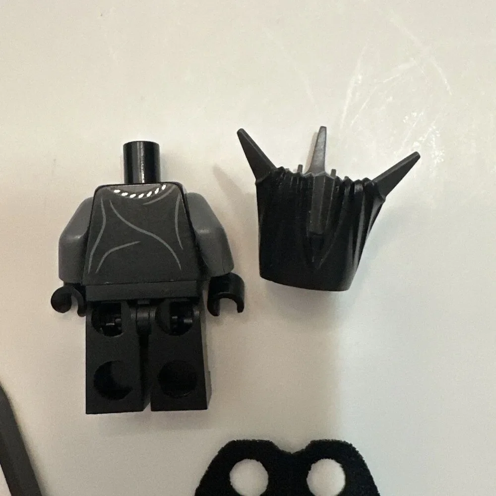LEGO Mouth Of Sauron Minifigure Lord Of The Rings Authentic lor140 (no head)